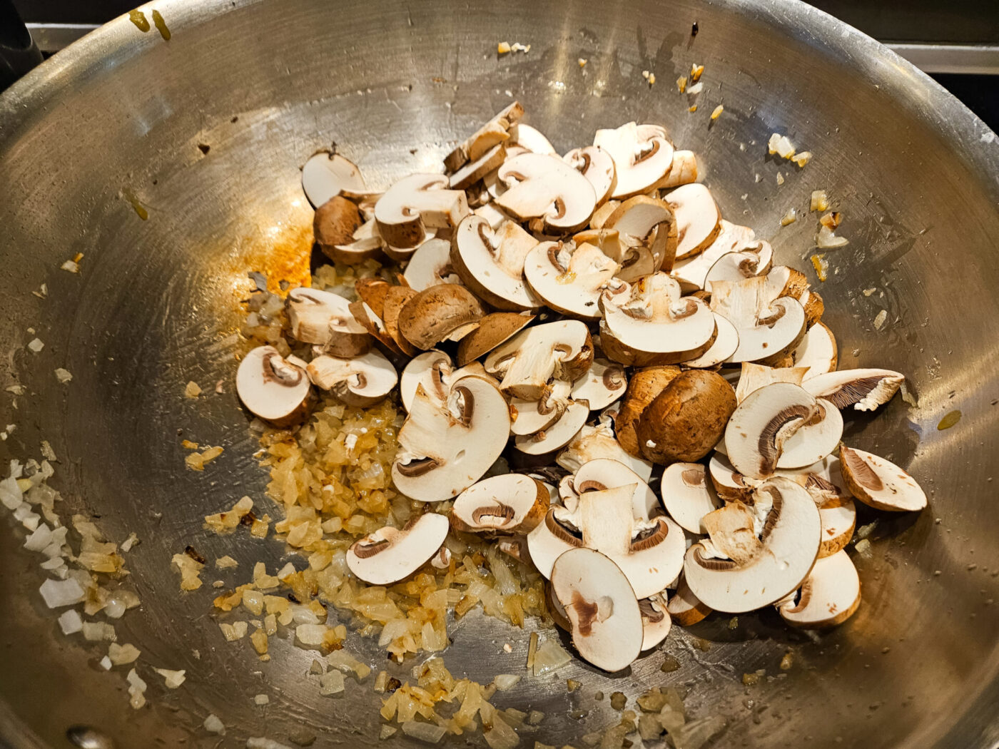 Mushroom Kuba (Houbovy Kuba) - Sauté onion