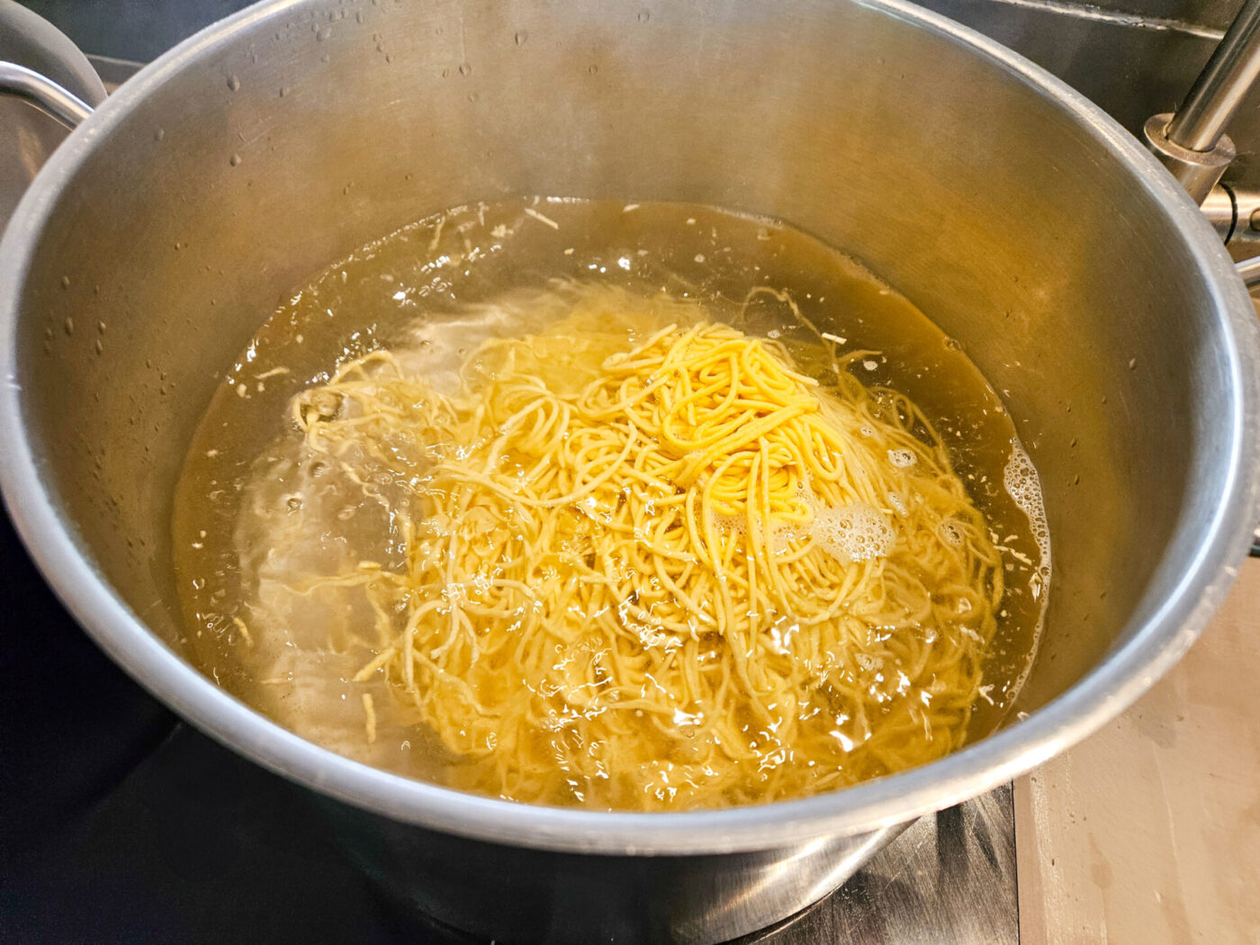 Fettuccine Alfredo with Chicken - Pasta preparation